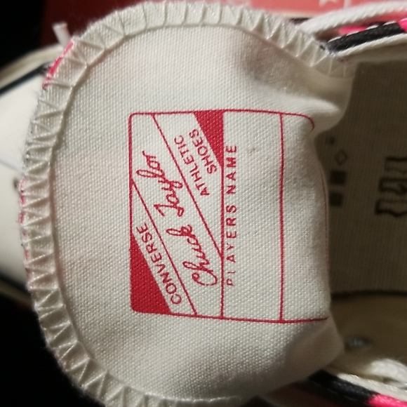 NIB authentic CONVERSE ARCHIVE PRINT CHUCK 70 OX BLACK/RACER/PINK/EGRET - Picture 11 of 11